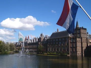 Dutch UN vote abstention on slavery resolution