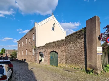 Forced School Attendance in The Hague