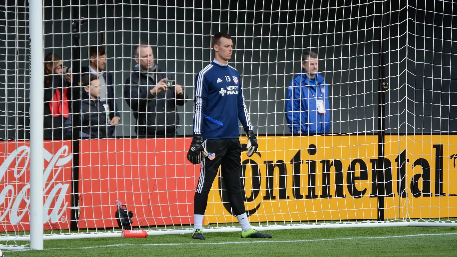 Nesting seagull disrupts soccer matches in The Hague