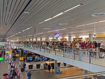 Schiphol security challenges causing delays