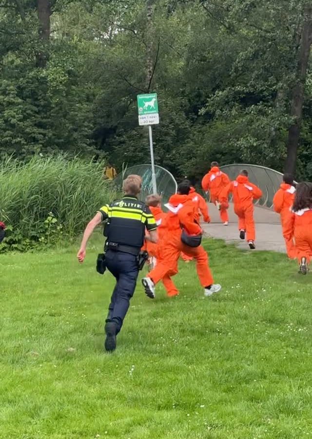 Amsterdam Police Play Chase Game With Children in Overtoomsesluis