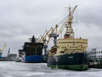 Channel warning shots affect Dutch shipping routes