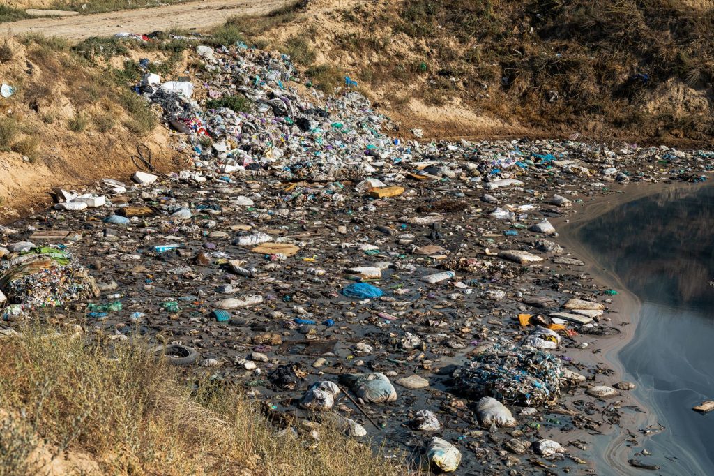 Dutch Plastic Gum Ban Targets 1 Million Kilos of Litter