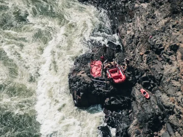 Dutch woman drowns saving children from Waal River