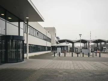 European public administration building used to illustrate new EU asylum rules
