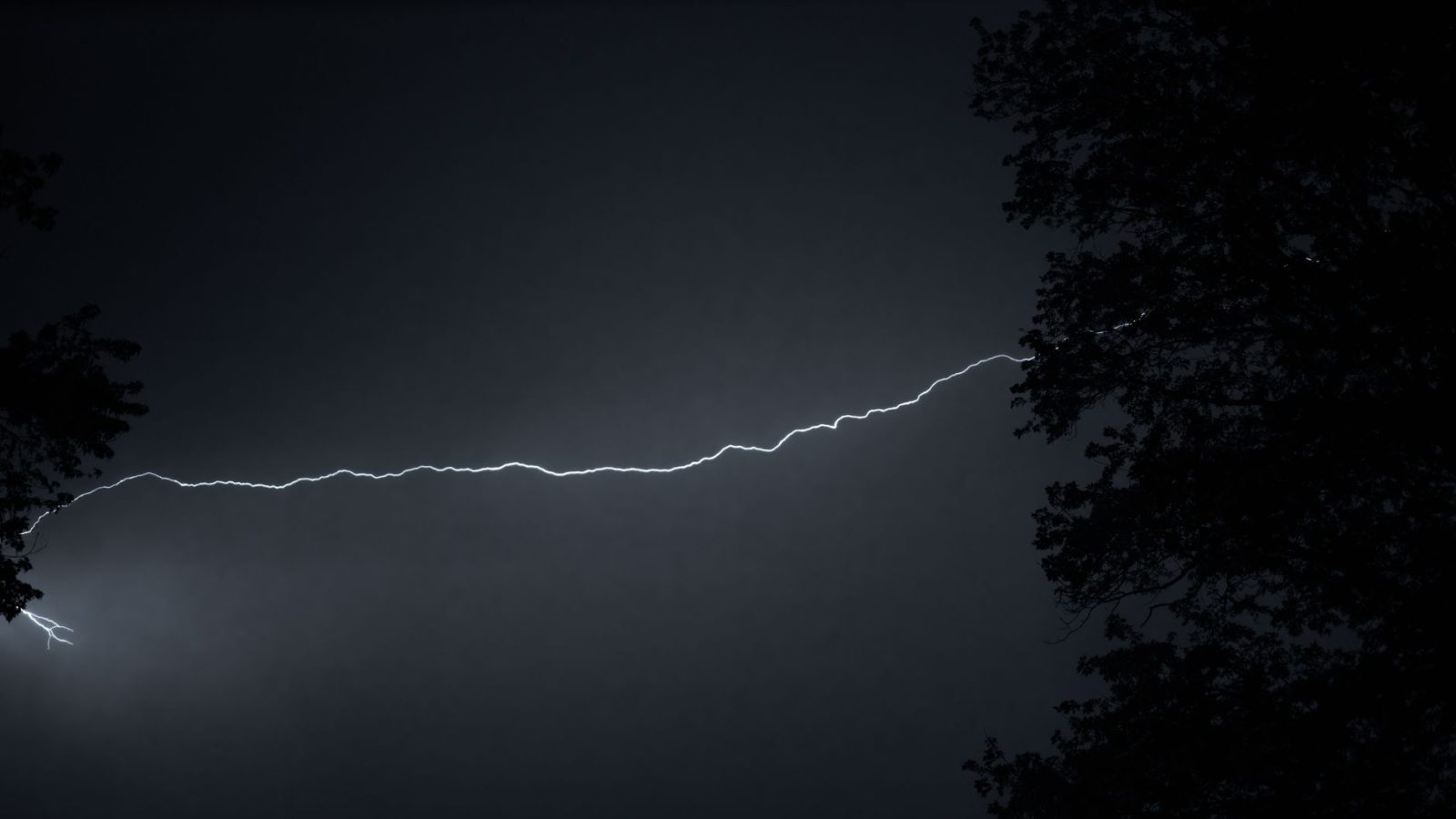 Lightning strikes fires across Netherlands