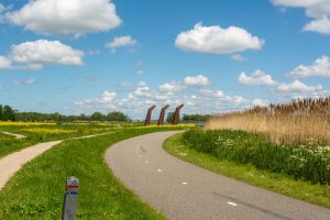 Moerdijk Expansion Debate: Residents Demand Clarity on Future