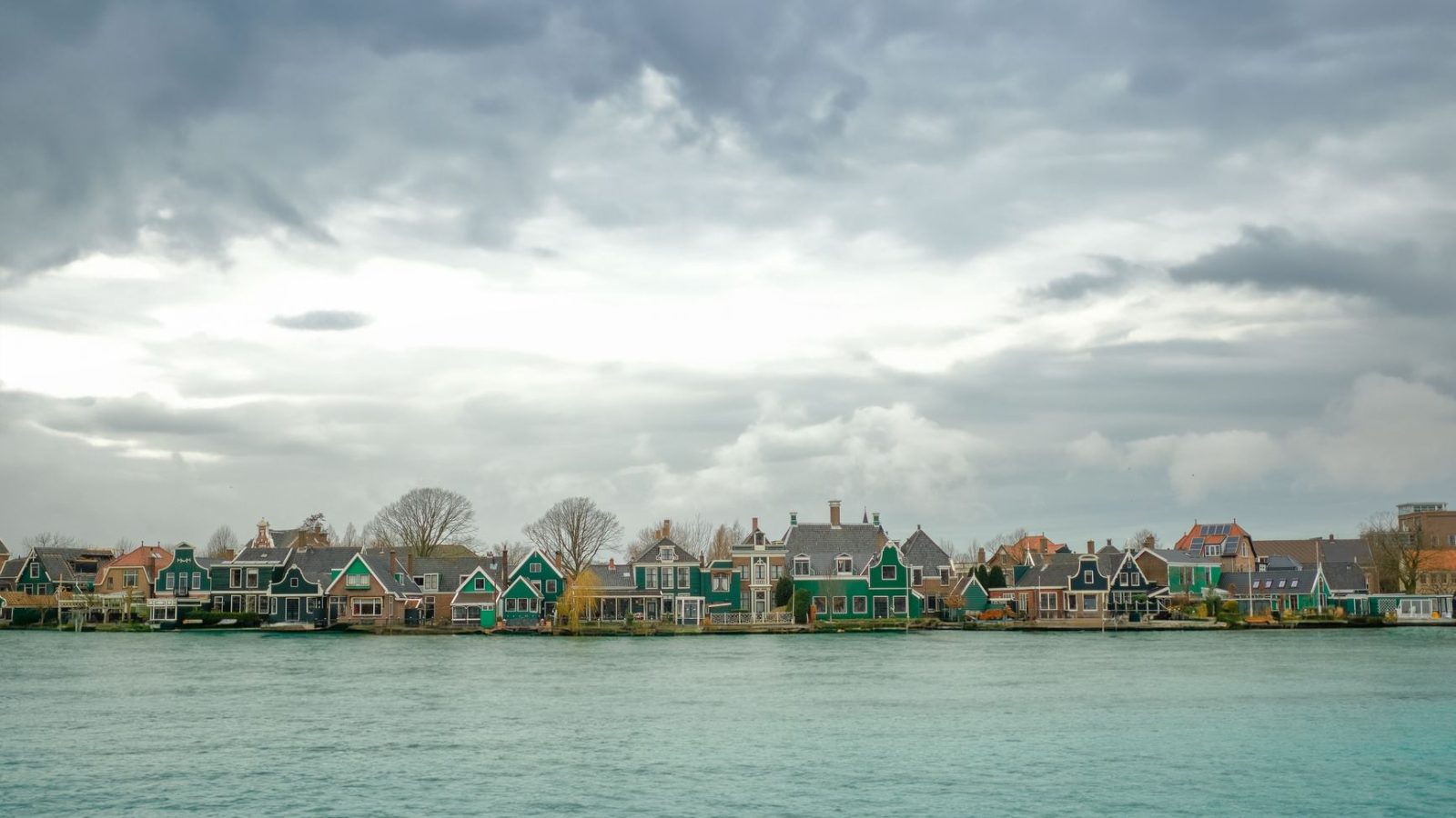 Moerdijk residents uncertainty about future