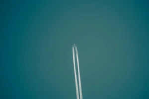 Dutch Experts Warn of Health Risks from Air Travel Emissions