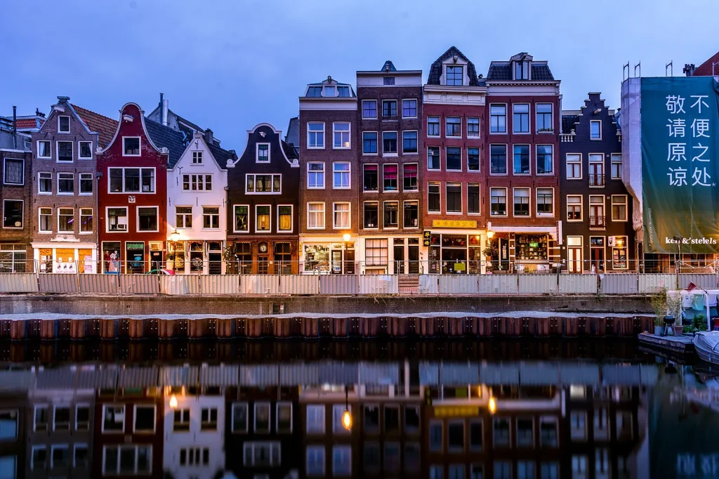 American Charities Relocate to Netherlands, Boost Philanthropy