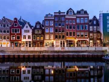 American charities relocate to Netherlands