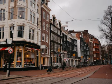 Amsterdam crash explosives scene