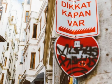 Anti-asylum graffiti incident in Engelen