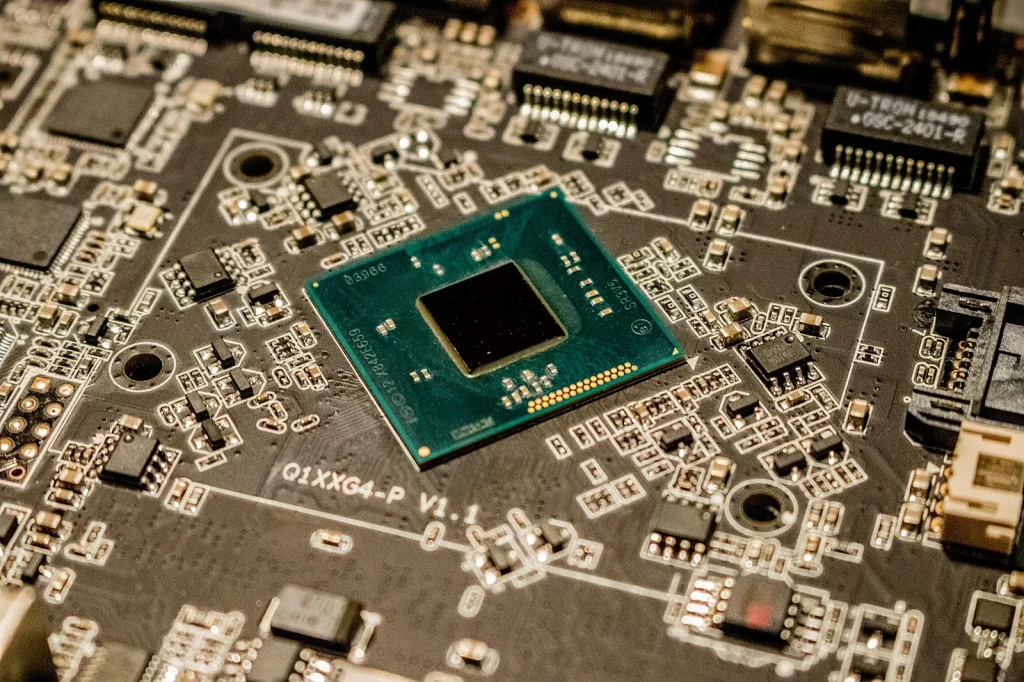 Chip Shortage Boosts Dutch Electronics Prices by 15%