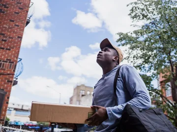 Dutch Labor Inspectorate halts delivery services for violations