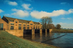 Low Water Levels Shake Dutch River Cruises, 5 Routes Affected