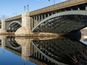 Trucks ignore Merwedebrug ban