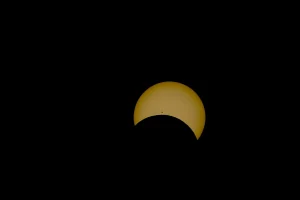 Bol.com Withdraws 100 Eclipse Glasses Over Safety Concerns