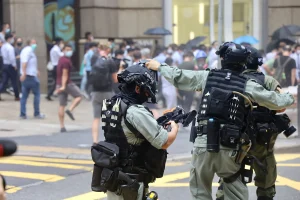 Rotterdam Police Assault Injures 2 Officers, Suspect Detained