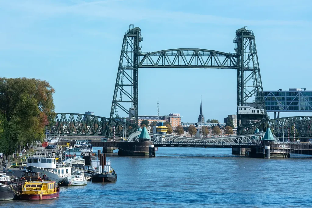 Rotterdam Water Management Criticised Amid National Shortages