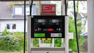 CNV opens the 2027 pay round: 3% to 5.5% more, and 25 cents a kilometre for the commute