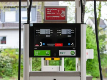 CNV opens the 2027 pay round: 3% to 5.5% more, and 25 cents a kilometre for the commute